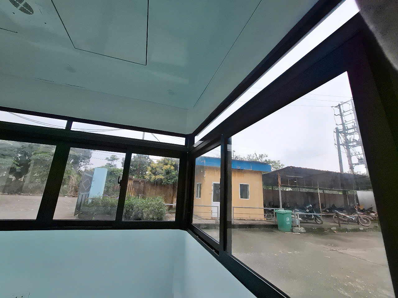 Nội thất nhà bảo vệ di động HS2x3